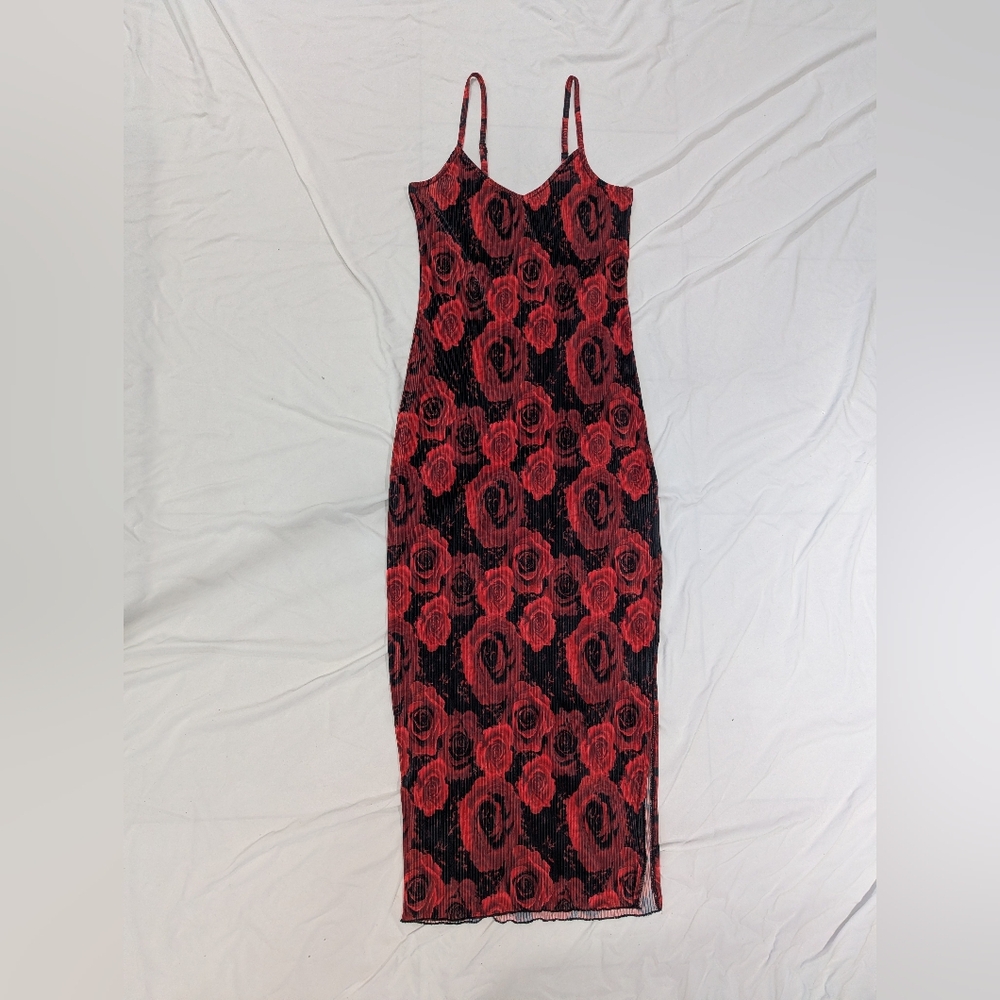 Almost Famous Ribbed Red Rose Patterned Maxi Dress